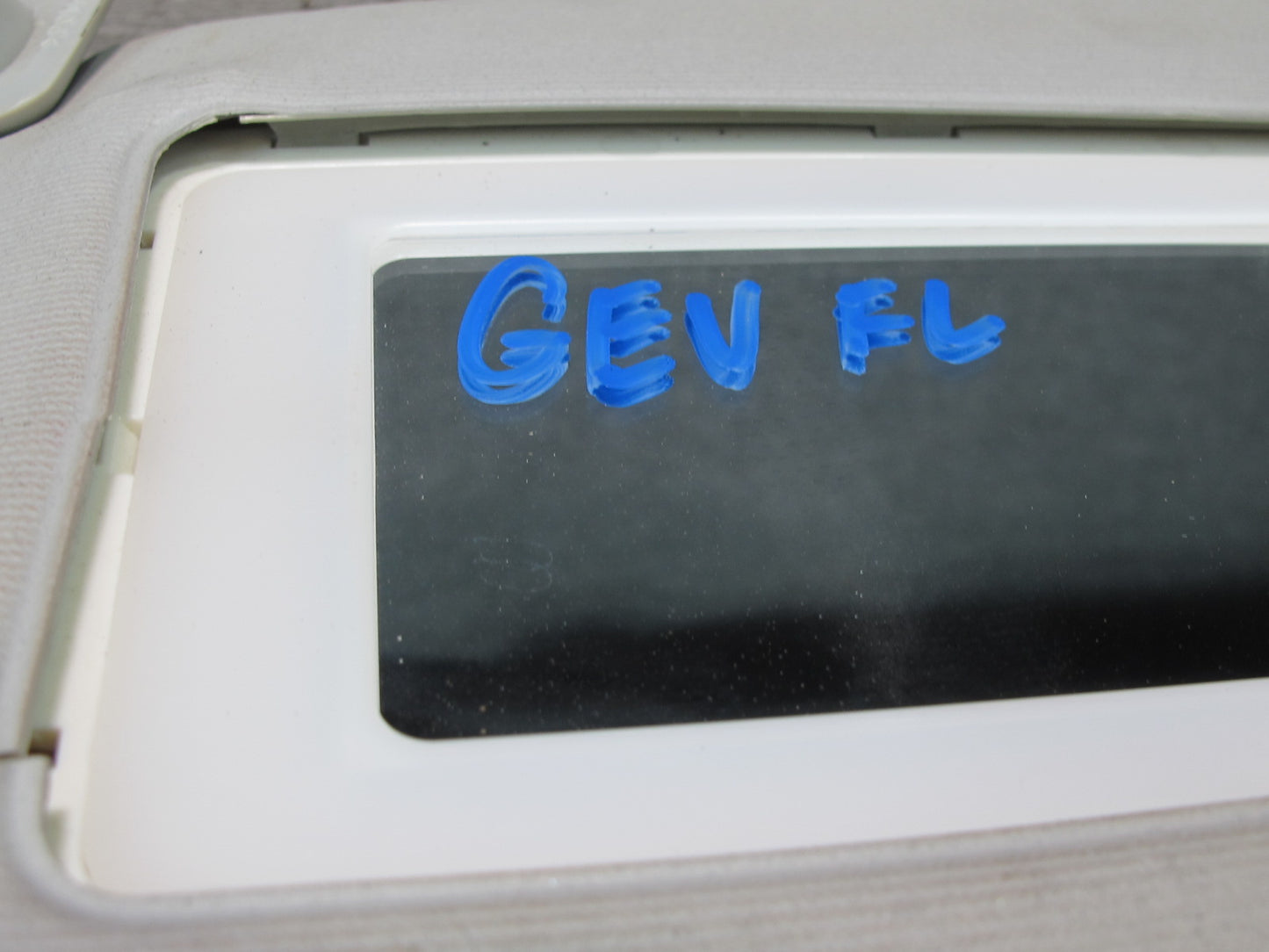 97-03 VW Eurovan T4 Set of 2 Front Left & Right Sun Visor OEM