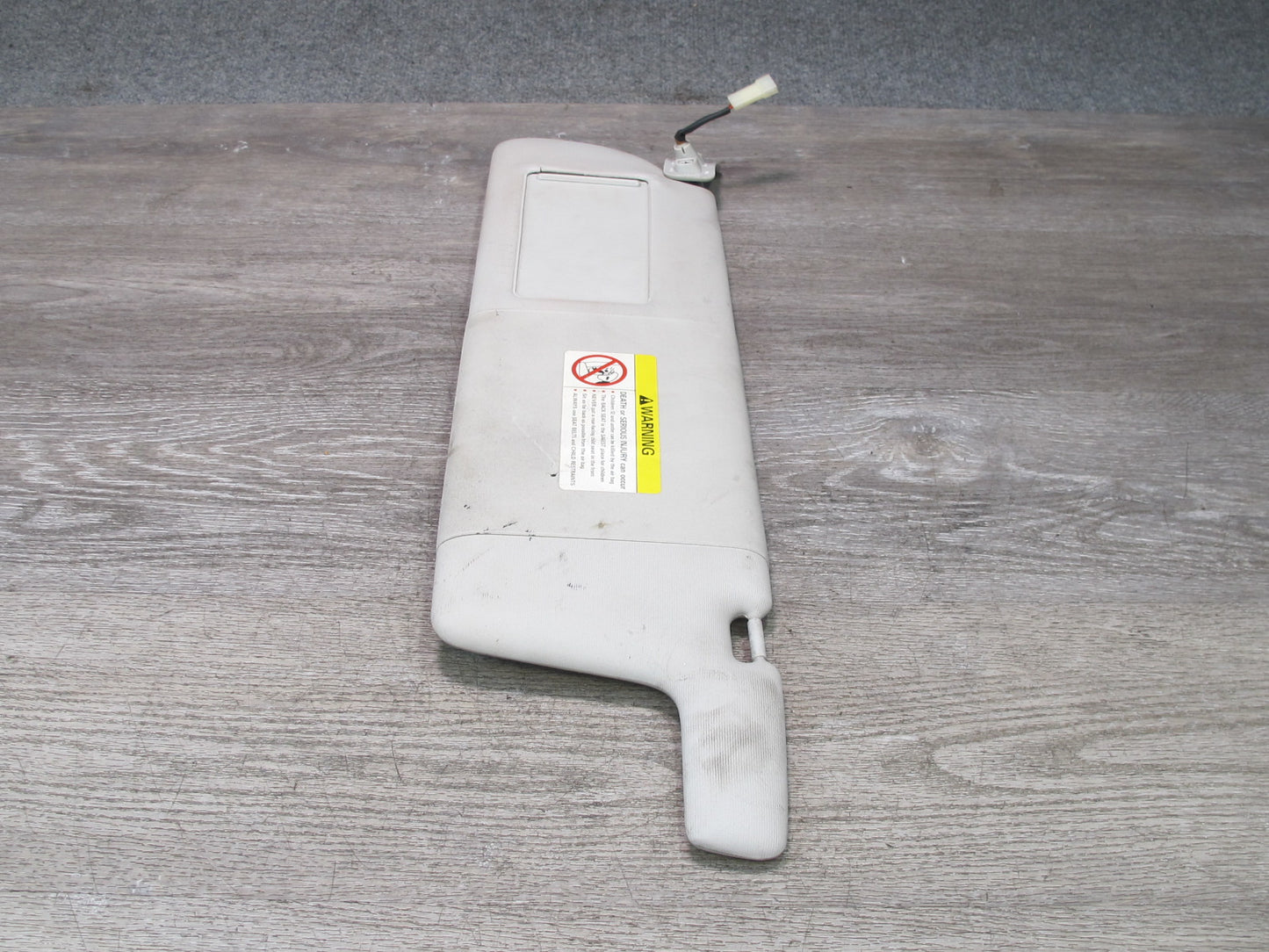 97-03 VW Eurovan T4 Set of 2 Front Left & Right Sun Visor OEM