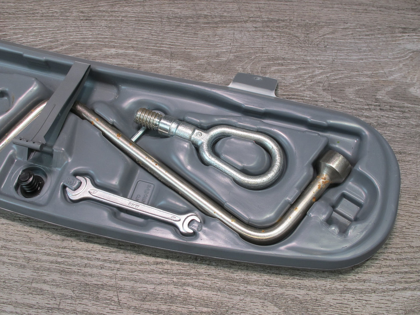 01-06 BMW E46 Coupe Spare Tire Lift Jack Wrench Tool KIT Case OEM
