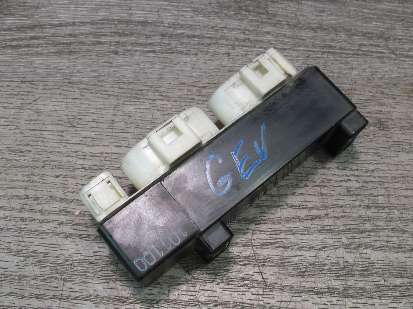 99-03 VW Eurovan T4 2.8L Engine Cooling Fan Relay Module 701919506A OEM