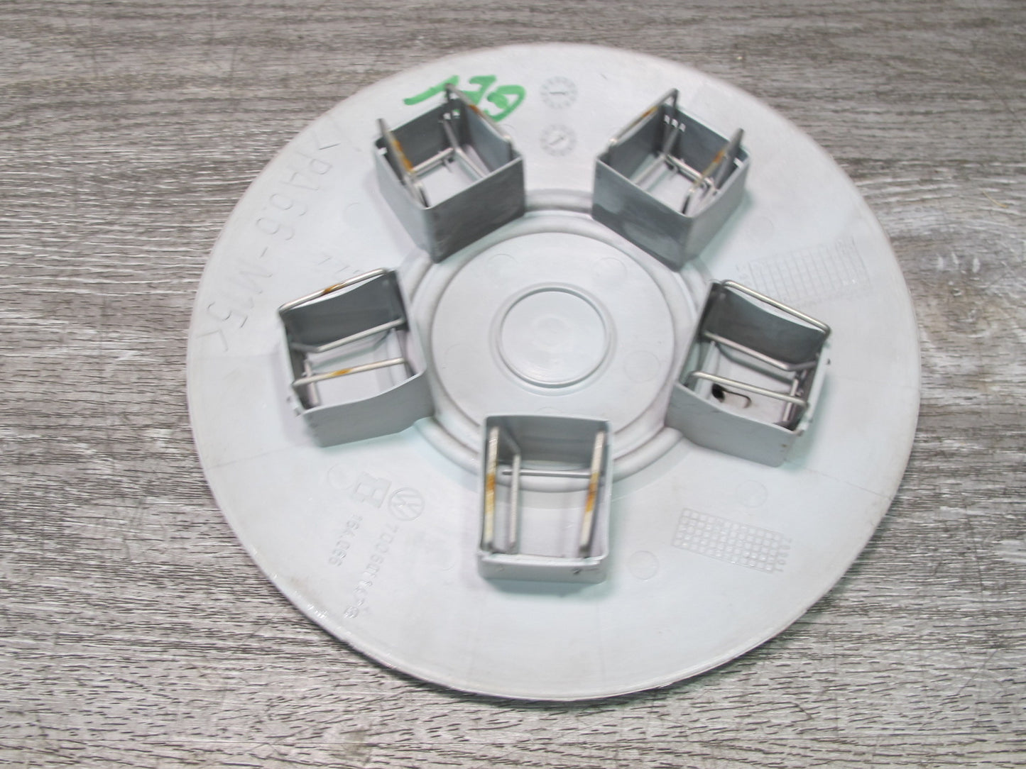 01-03 VW Eurovan T4 Set of 4 Wheel Center Cap Cover 7D0601147B OEM