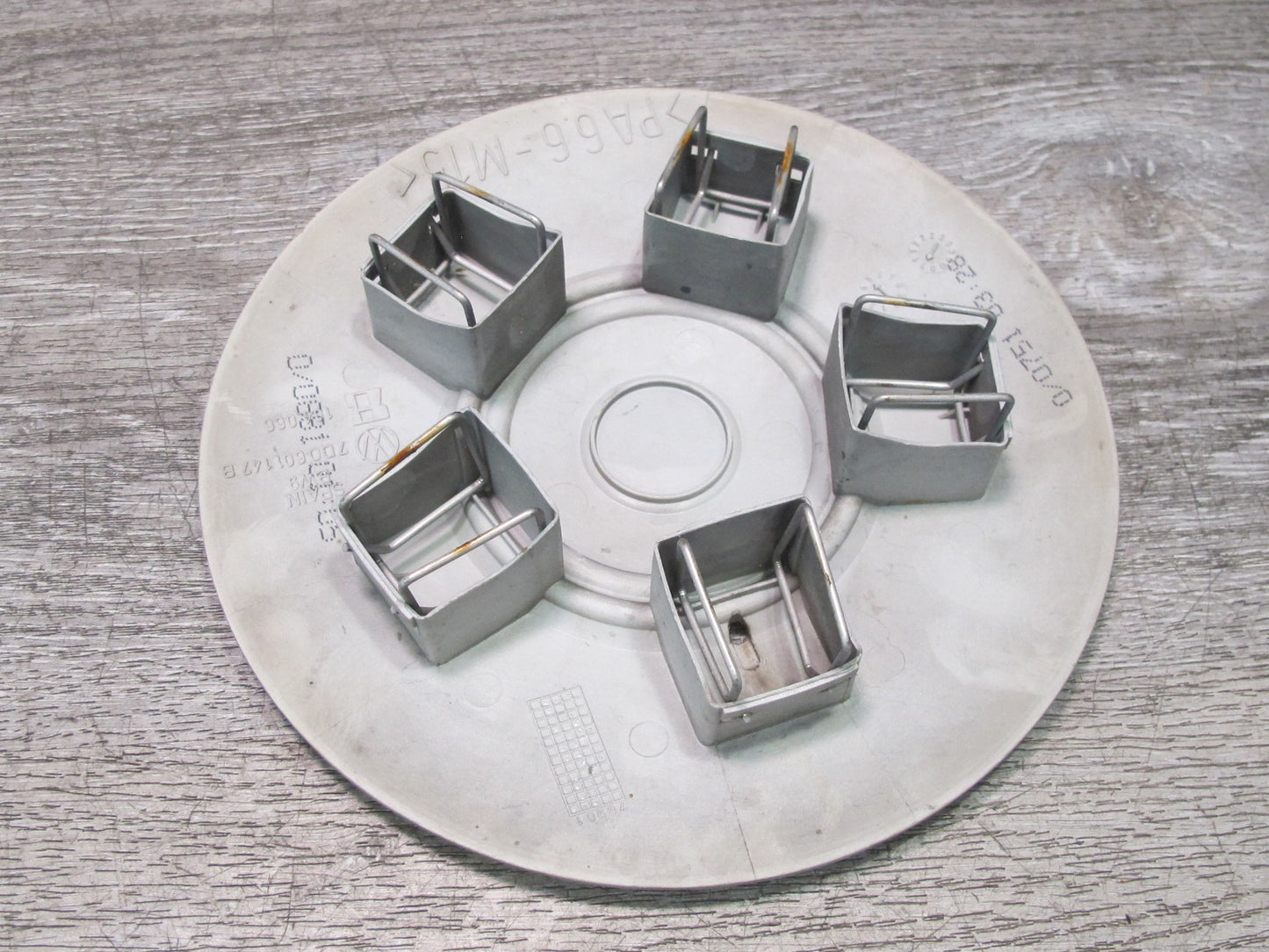 01-03 VW Eurovan T4 Set of 4 Wheel Center Cap Cover 7D0601147B OEM