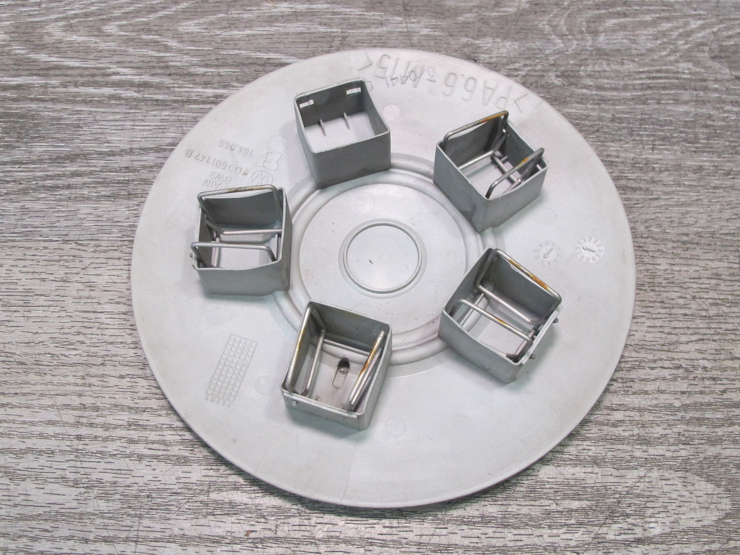 01-03 VW Eurovan T4 Set of 4 Wheel Center Cap Cover 7D0601147B OEM