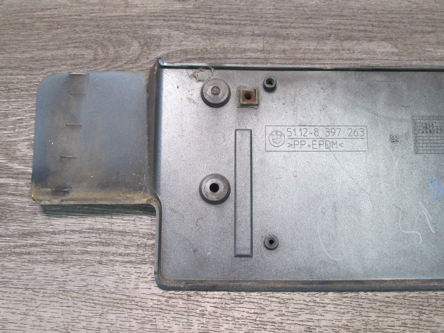 96-99 BMW E36/7 Z3 Rear License Plate Mount Bracket Holder Atlanta-blau OEM