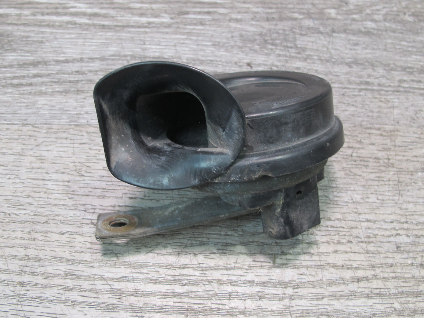 96-02 BMW E36/7 Z3 Set of 2 High & Low Tone Note Pitch Horn Signal OEM