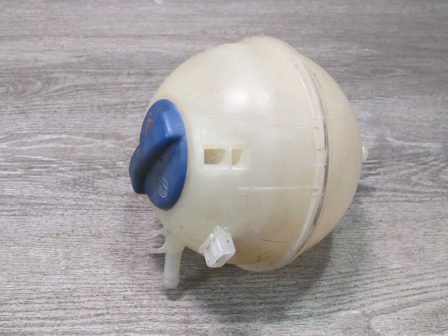 01-03 VW Eurovan T4 2.8L Engine Coolant Expansion Overflow Reservoir Tank OEM