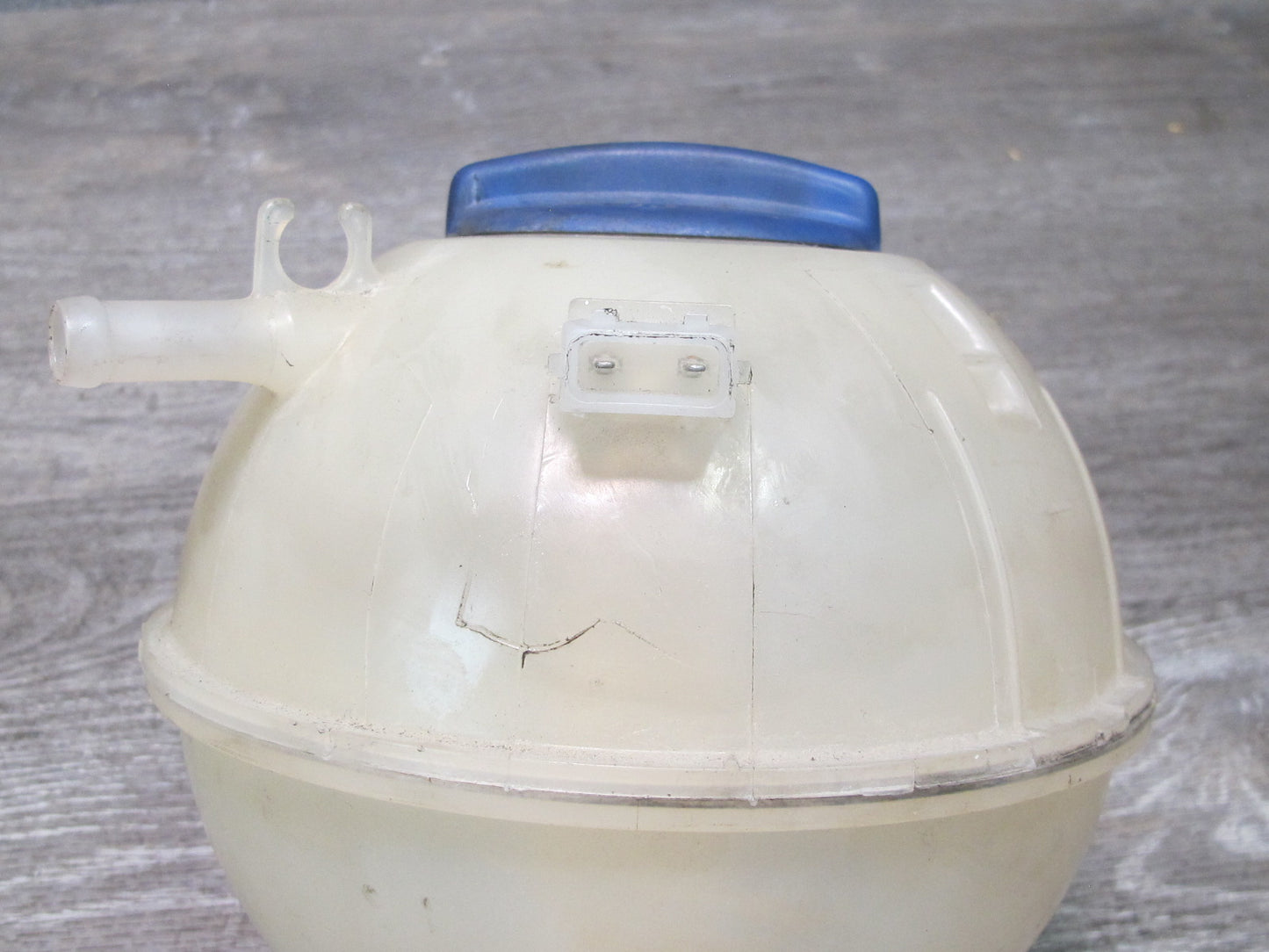 01-03 VW Eurovan T4 2.8L Engine Coolant Expansion Overflow Reservoir Tank OEM