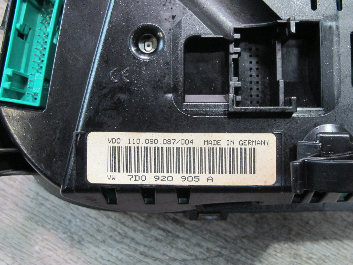01-03 VW Eurovan T4 2.8L A/T Instrument Cluster Gauge Speedometer 7D0920905A OEM