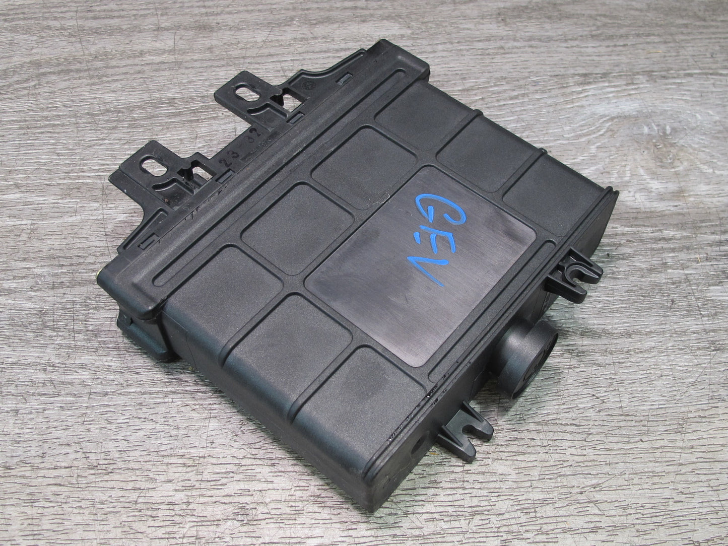 01-03 VW Eurovan T4 2.8L Automatic Transmission Control Module 01P927733CE OEM