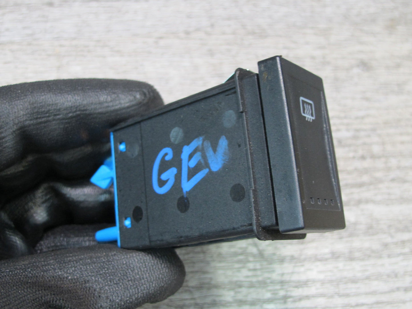97-03 VW Eurovan T4 Rear Window Defrost Button Switch 7D0959621 OEM
