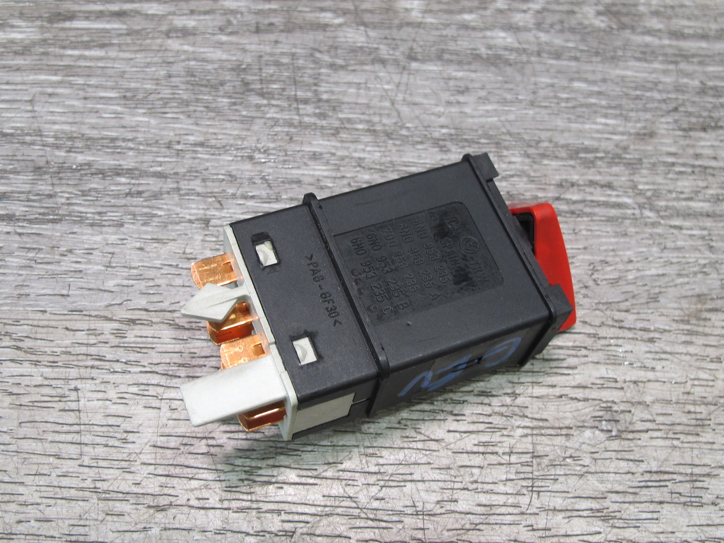 97-03 VW Eurovan T4 Emergency Hazard Flasher Light Button Switch 6N0953235 OEM