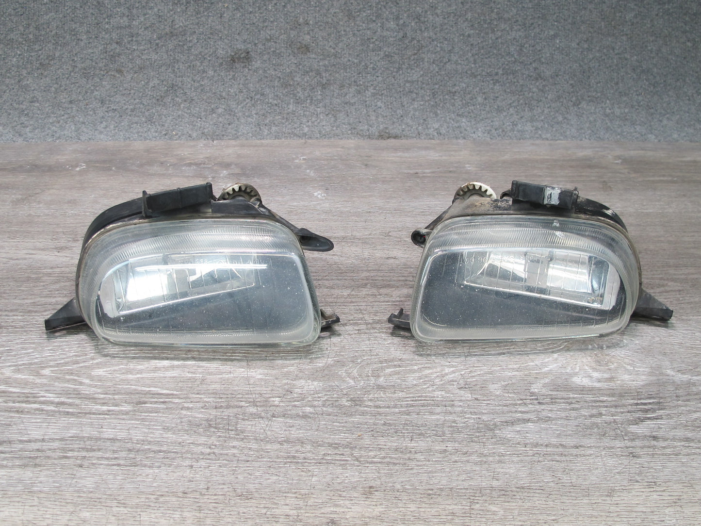 97-03 VW Eurovan T4 Set of 2 Front Left & Right Fog Light Lamp OEM