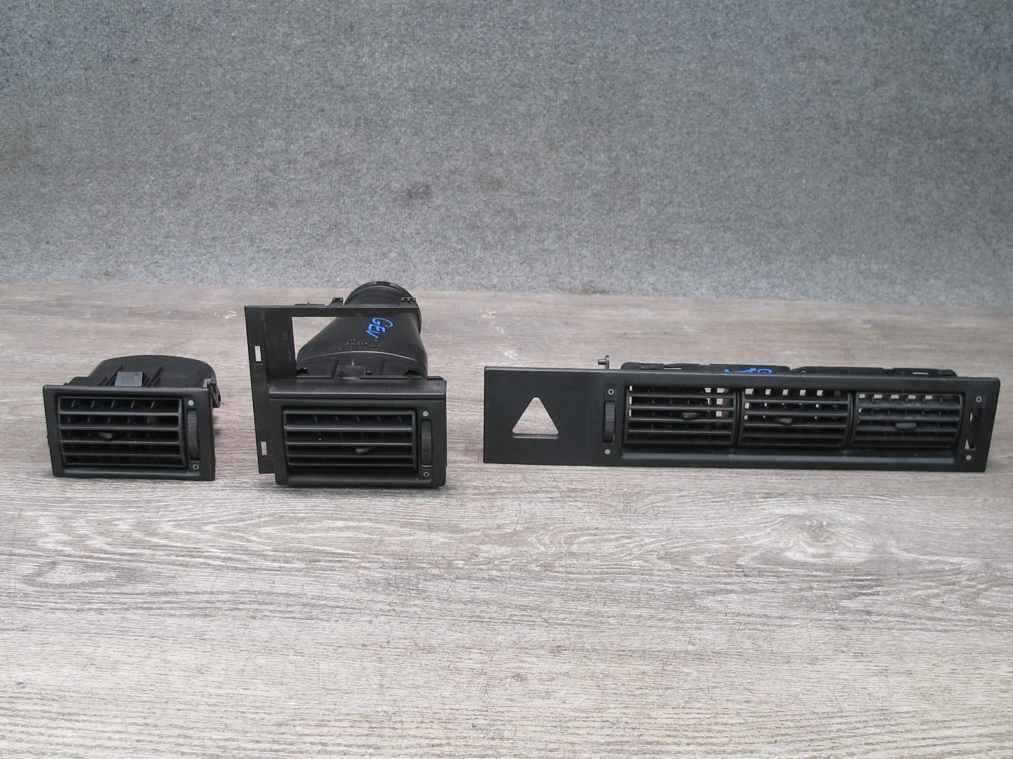 99-03 VW Eurovan T4 Set of 3 Dash Front Left Center Right Air Vent OEM