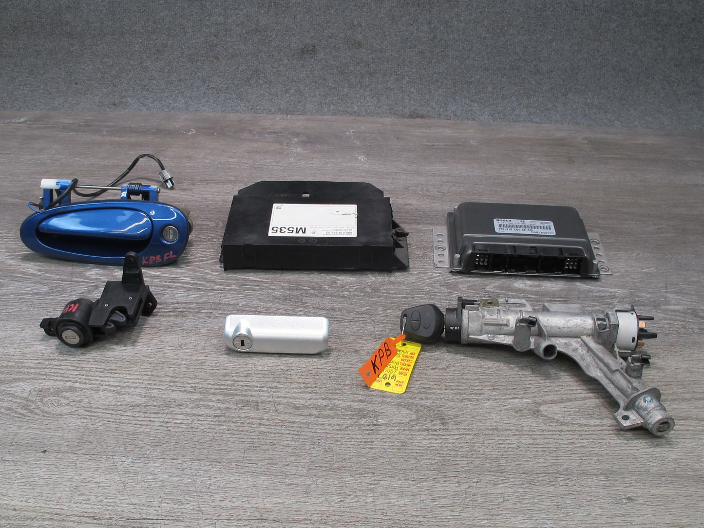 2003-2004 Porsche Boxster 986 M96.23 MT Engine ECU Immo Ignition Lock Handle Set