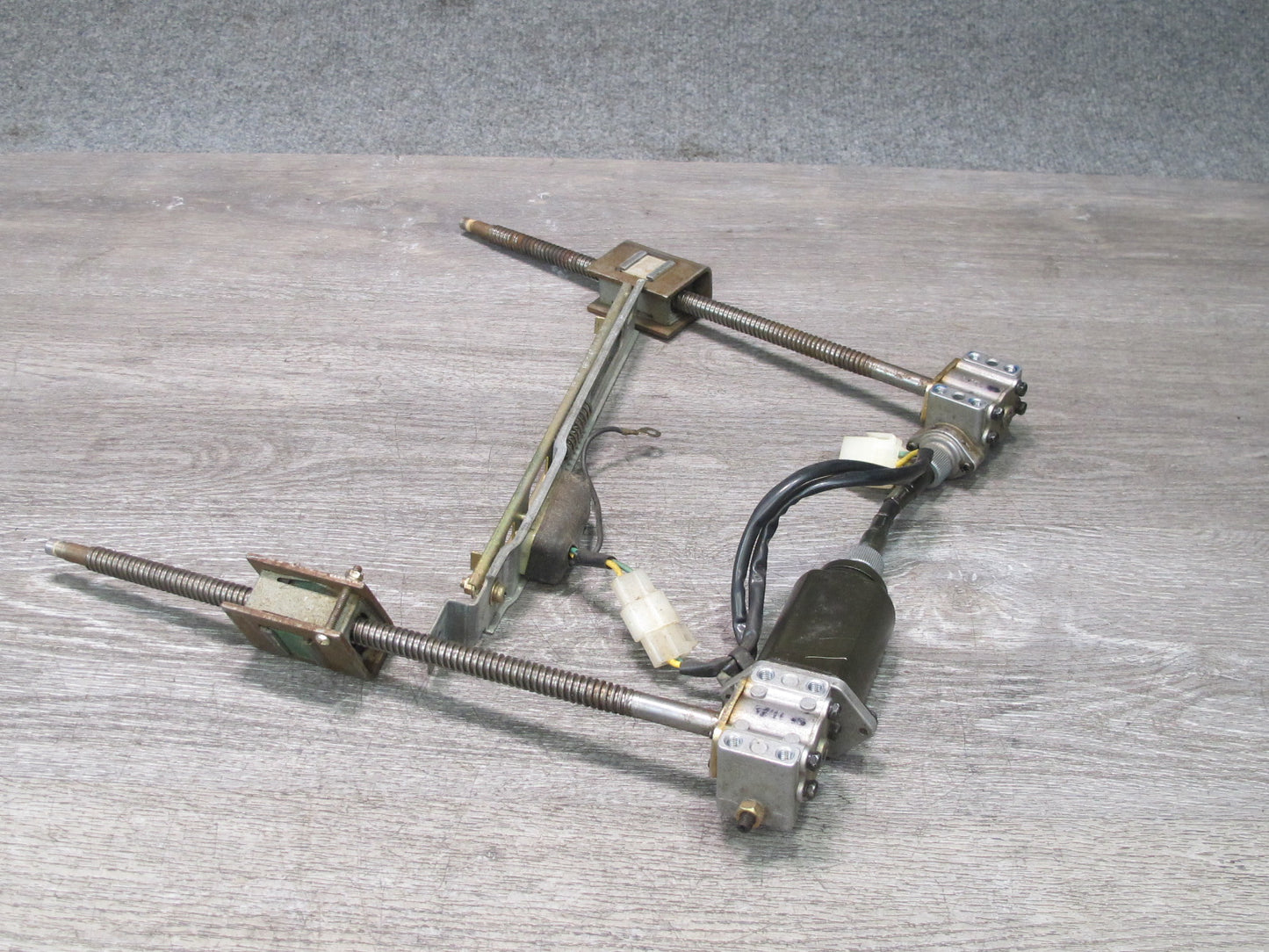 86-89 Nissan Z31 300ZX 2+0 Front Left Seat Adjust Motor Support Bracket OEM