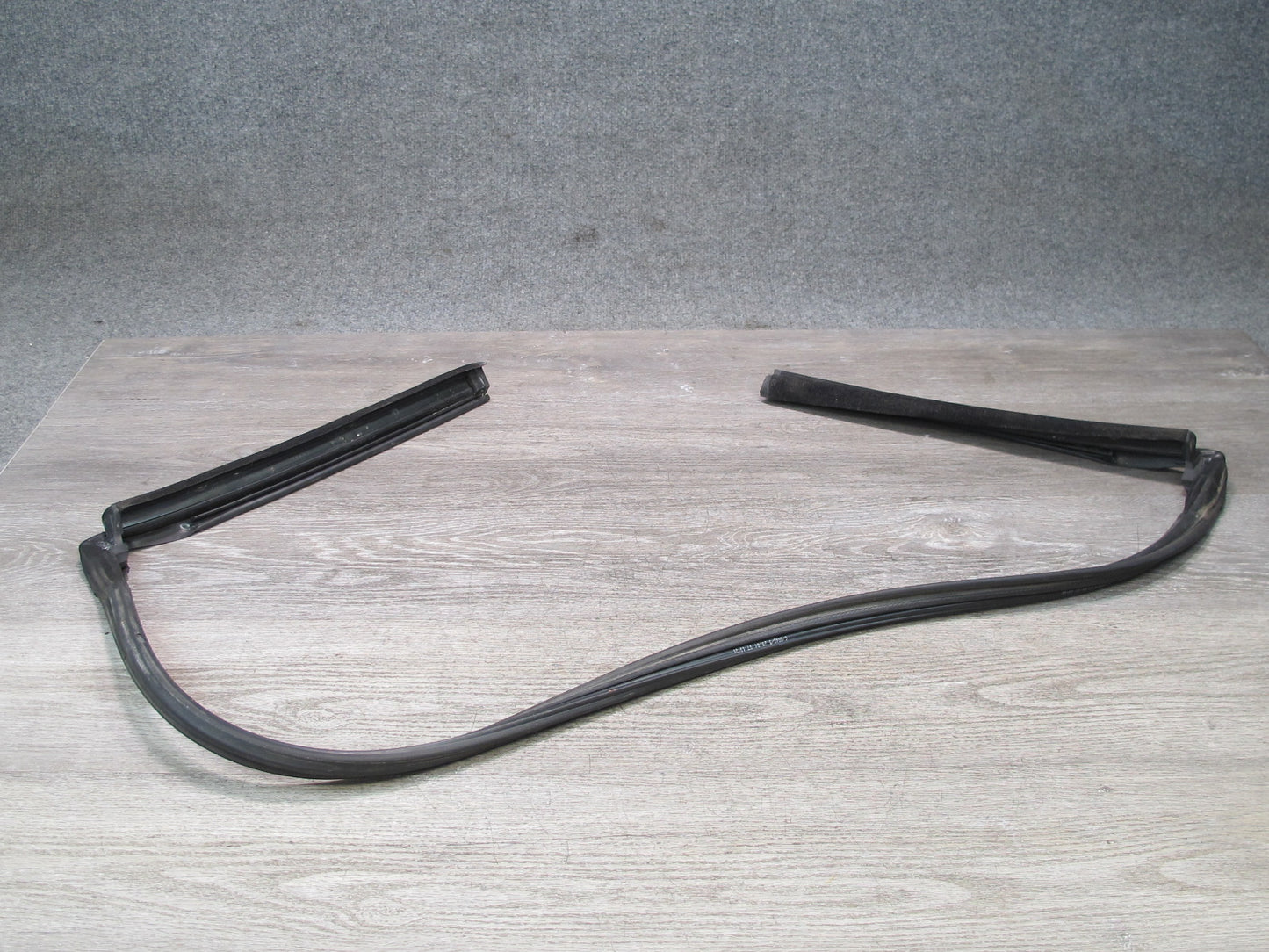 96-99 BMW E36 328iC Convertible TOP Roof Weatherstrip Rubber Seal Gasket OEM