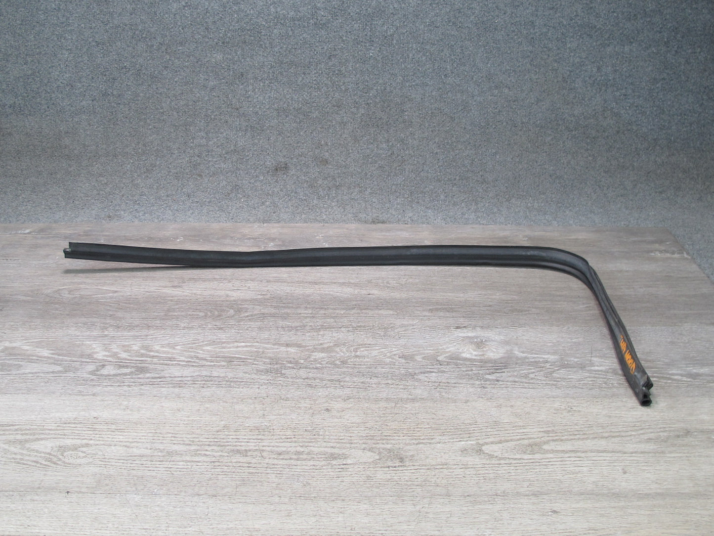 94-99 BMW E36 328iC Coupe Convertible Front Hood Weatherstrip Rubber Seal Set
