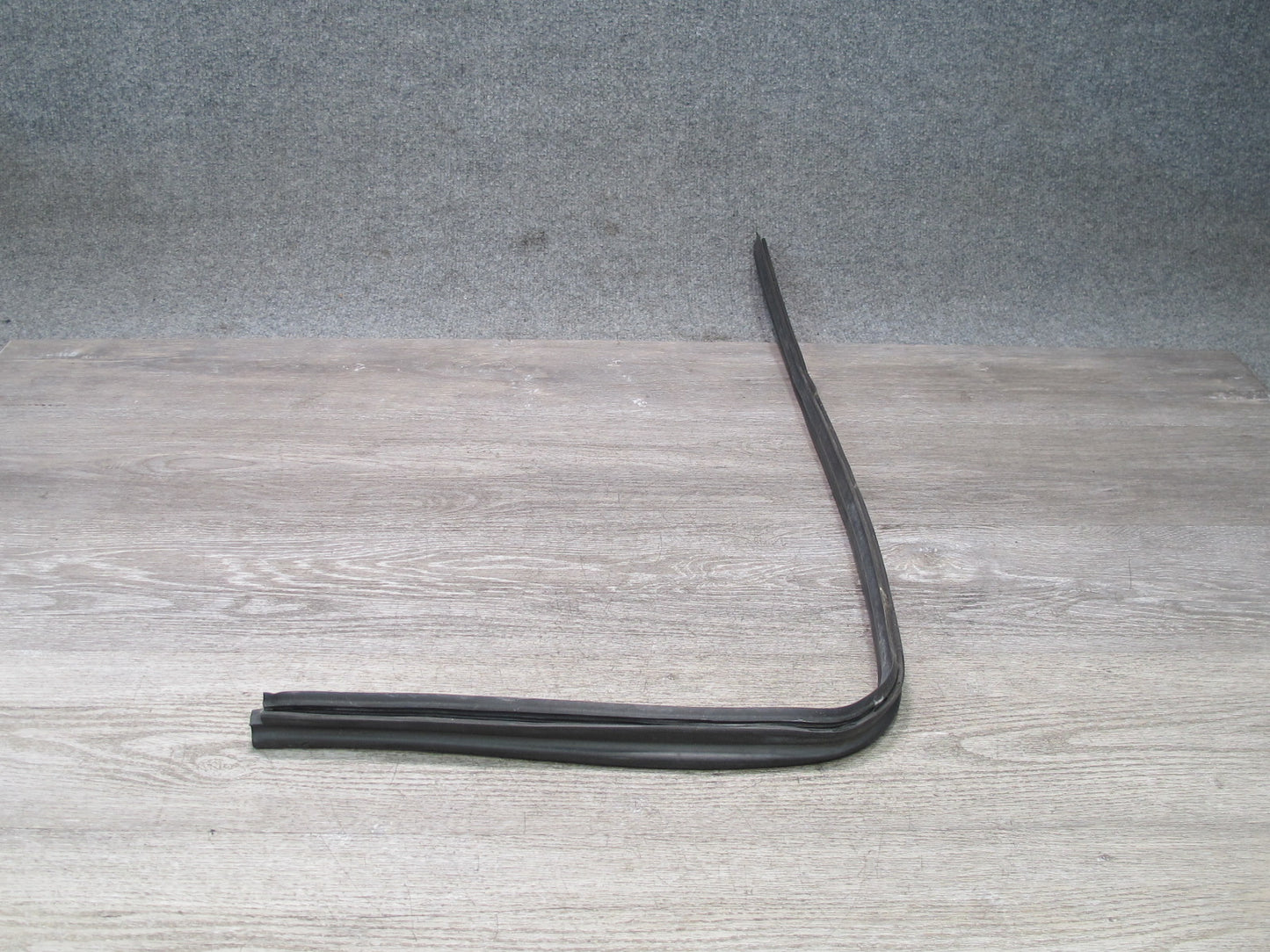 94-99 BMW E36 328iC Coupe Convertible Front Hood Weatherstrip Rubber Seal Set