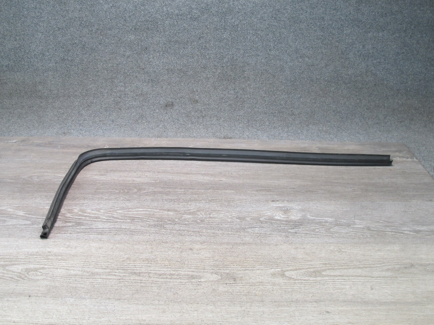 94-99 BMW E36 328iC Coupe Convertible Front Hood Weatherstrip Rubber Seal Set