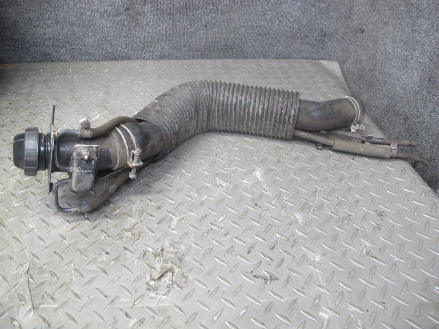 99-01 Isuzu Vehicross Gas Fuel Tank & Filler Neck Pipe OEM