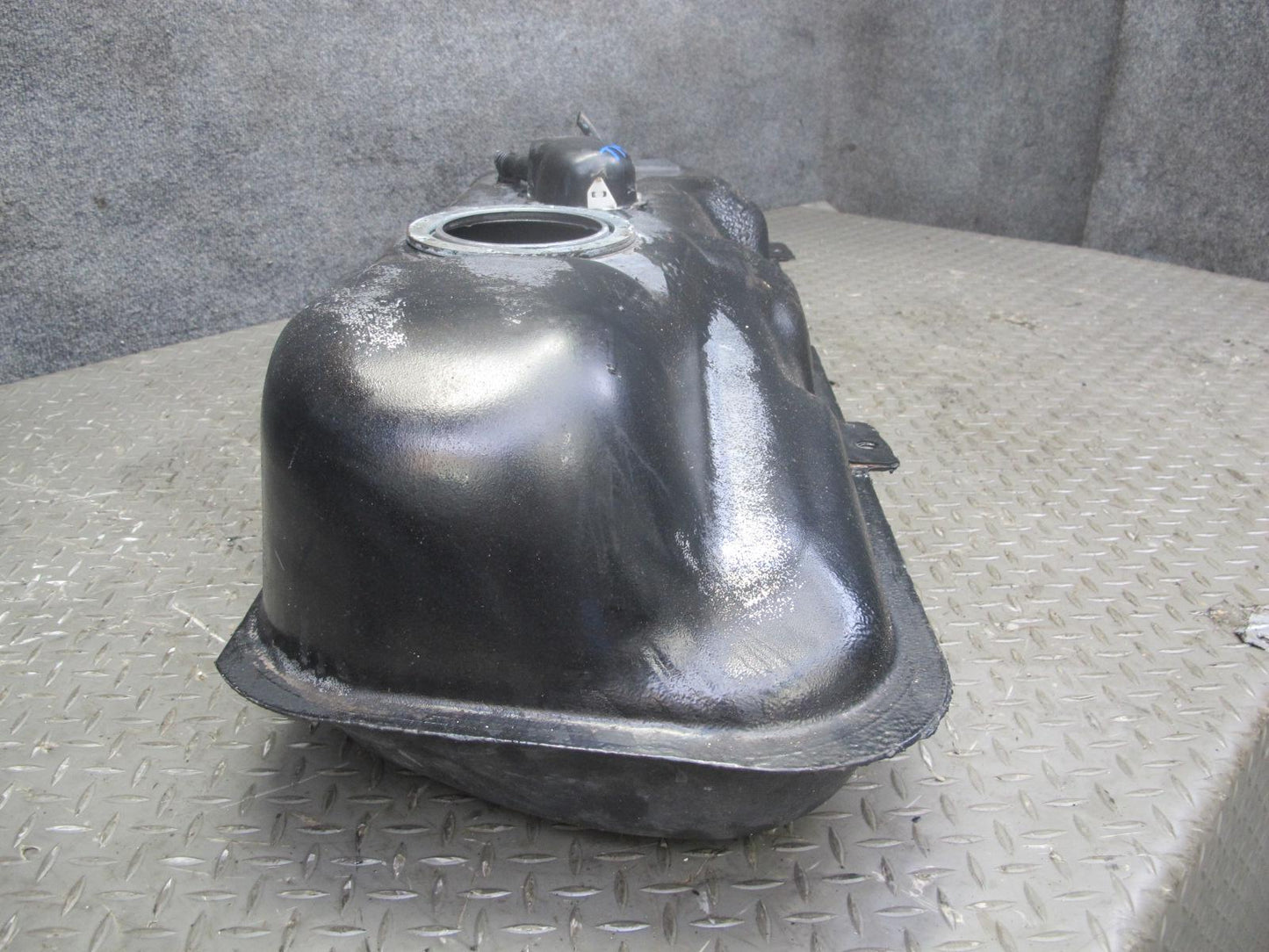 00-05 Toyota MR2 Spyder ZZW30L 1ZZFE Fuel Tank Unit OEM
