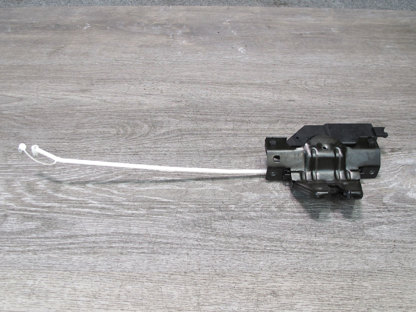 01-06 BMW E46 325Ci 330Ci Rear Trunk Lid Lock Latch Actuator OEM