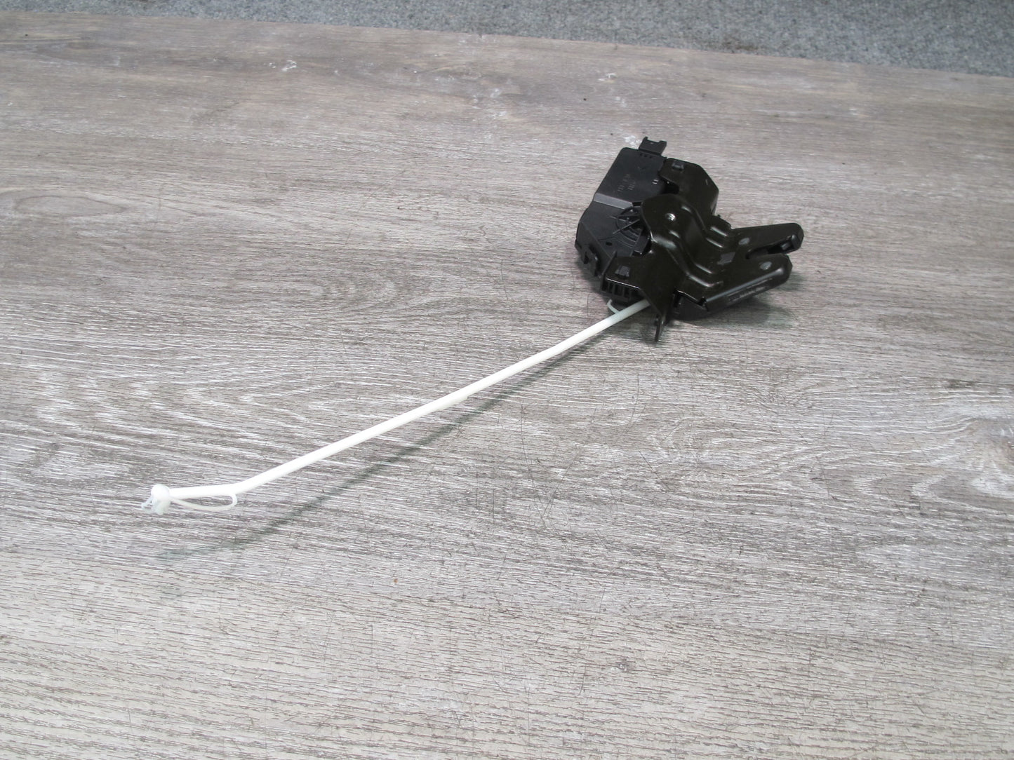 01-06 BMW E46 325Ci 330Ci Rear Trunk Lid Lock Latch Actuator OEM