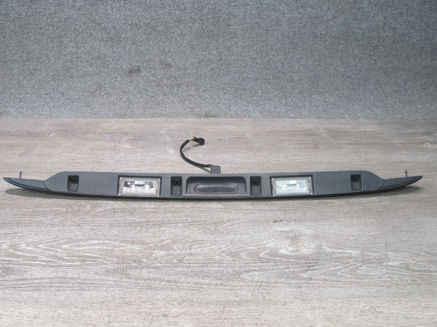 01-06 BMW E46 325Ci 330Ci Coupe Rear Trunk Lid Handle Finish Trim License Light