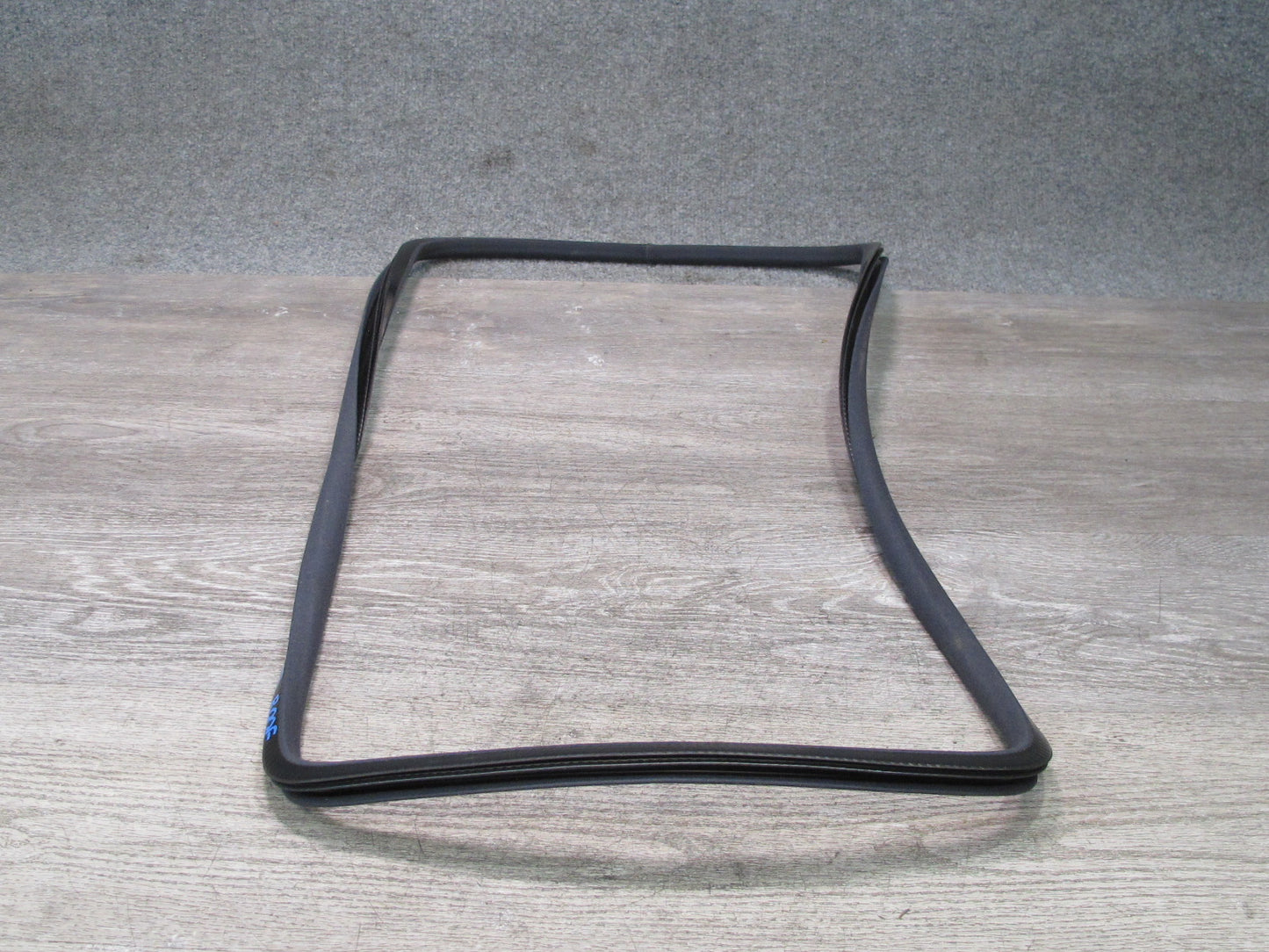 01-06 BMW E46 325Ci 330Ci Coupe Sunroof Weatherstrip Rubber Seal Gasket OEM