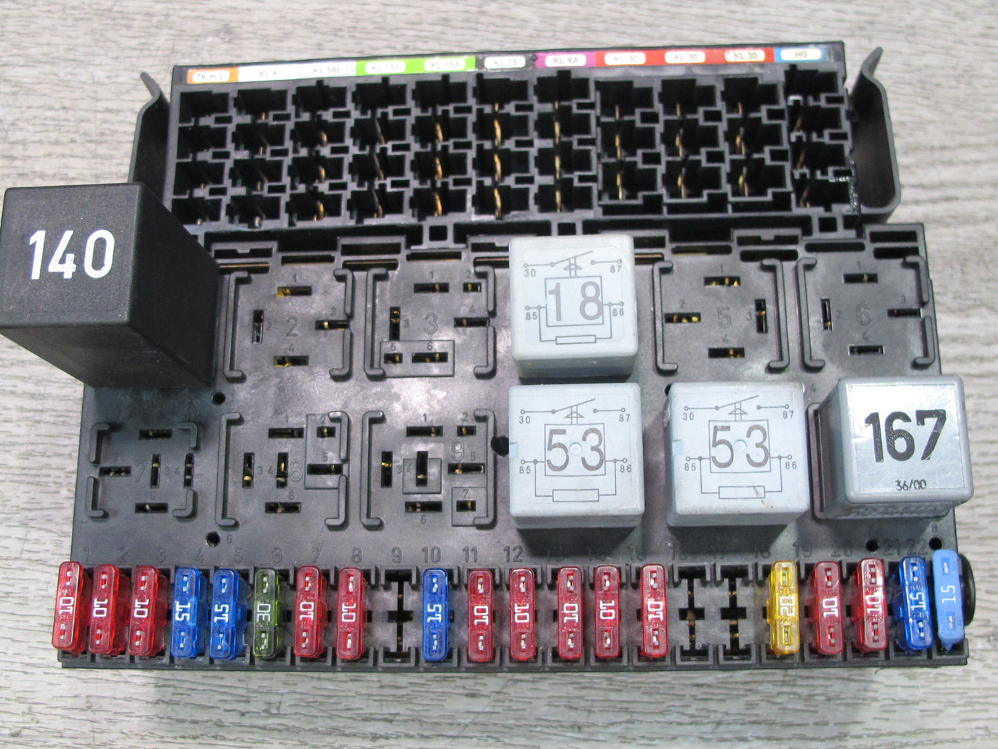 99-03 VW Eurovan T4 Fuse Relay Box Module 357937039 OEM