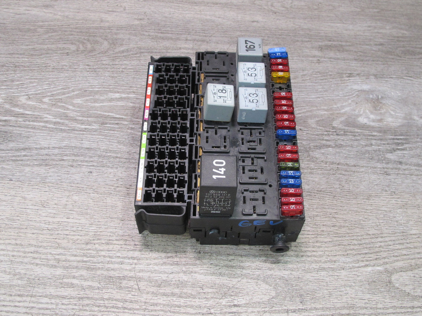 99-03 VW Eurovan T4 Fuse Relay Box Module 357937039 OEM
