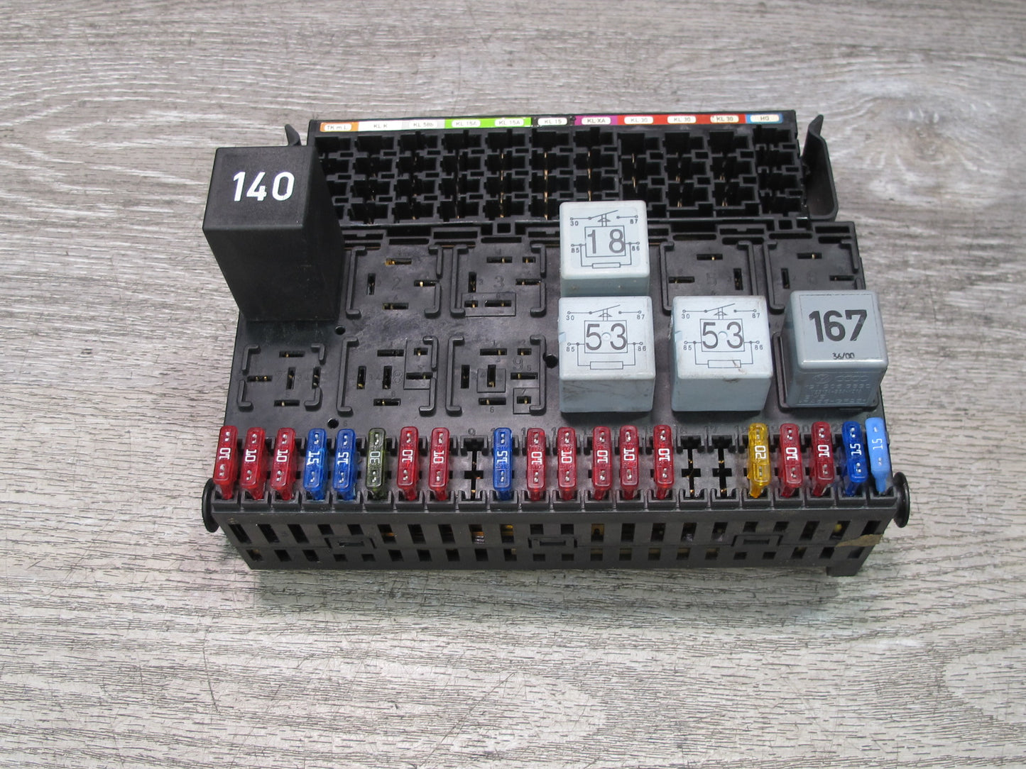 99-03 VW Eurovan T4 Fuse Relay Box Module 357937039 OEM