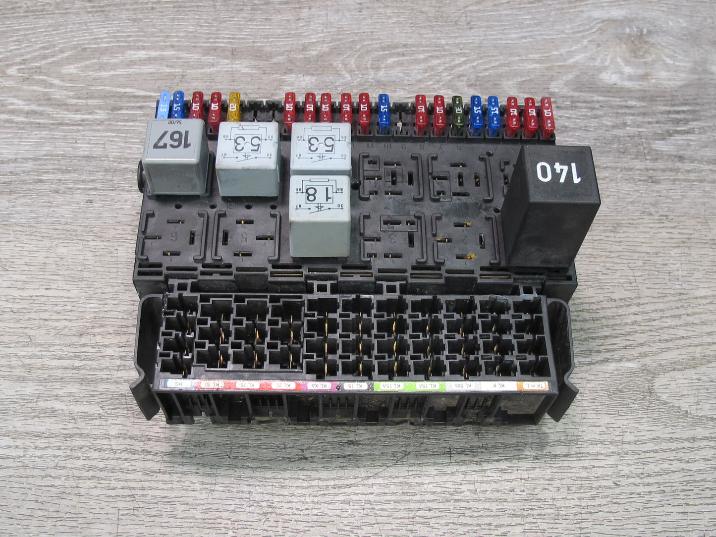 99-03 VW Eurovan T4 Fuse Relay Box Module 357937039 OEM