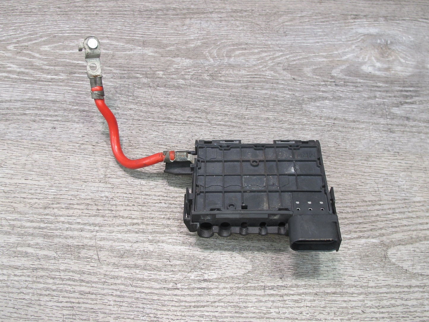 99-03 VW Eurovan T4 Positive Battery Cable Terminal Junction Fuse Box OEM