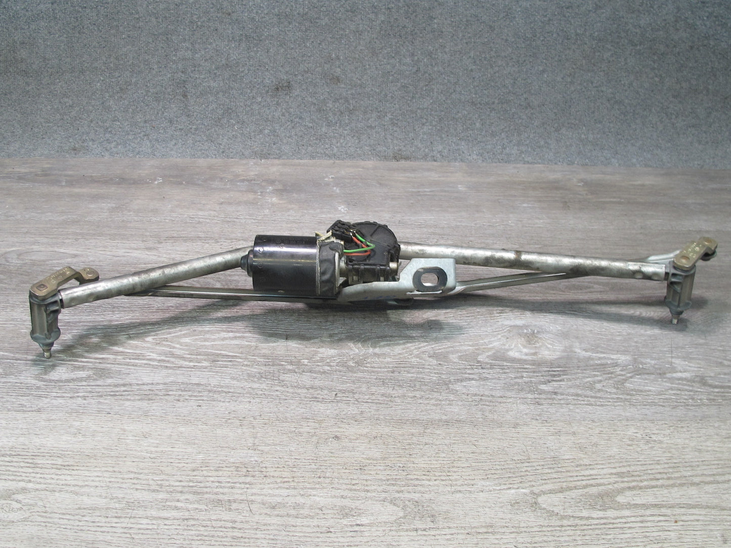 99-03 VW Eurovan T4 Windshield Wiper Transmission Linkage w Motor OEM