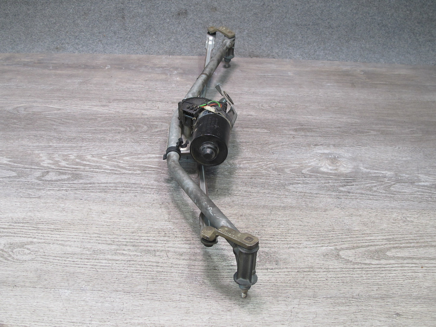 99-03 VW Eurovan T4 Windshield Wiper Transmission Linkage w Motor OEM