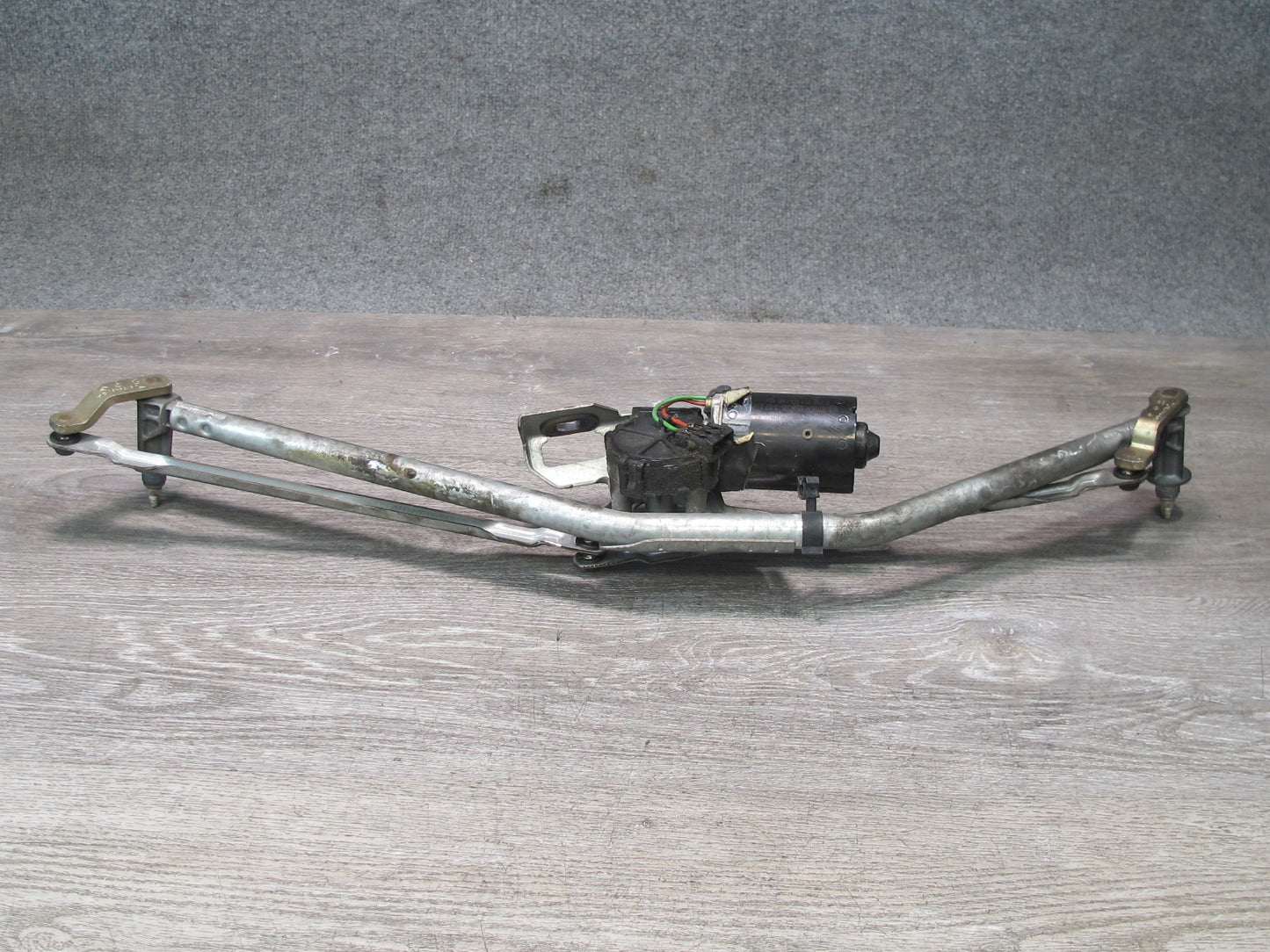 99-03 VW Eurovan T4 Windshield Wiper Transmission Linkage w Motor OEM