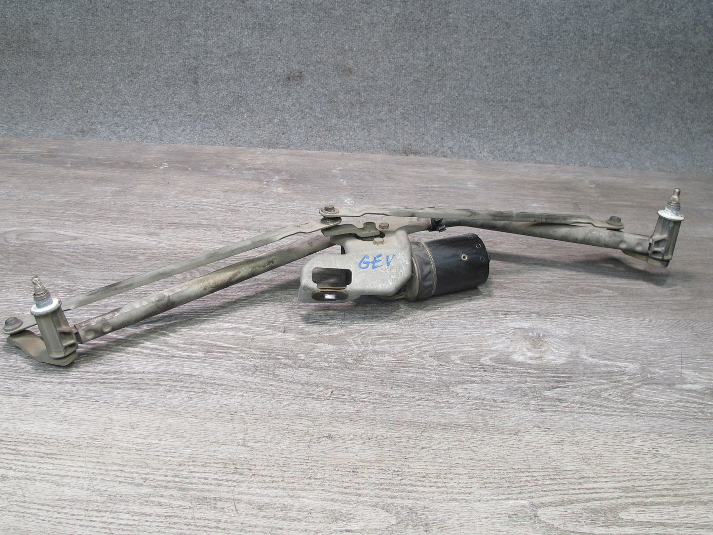 99-03 VW Eurovan T4 Windshield Wiper Transmission Linkage w Motor OEM