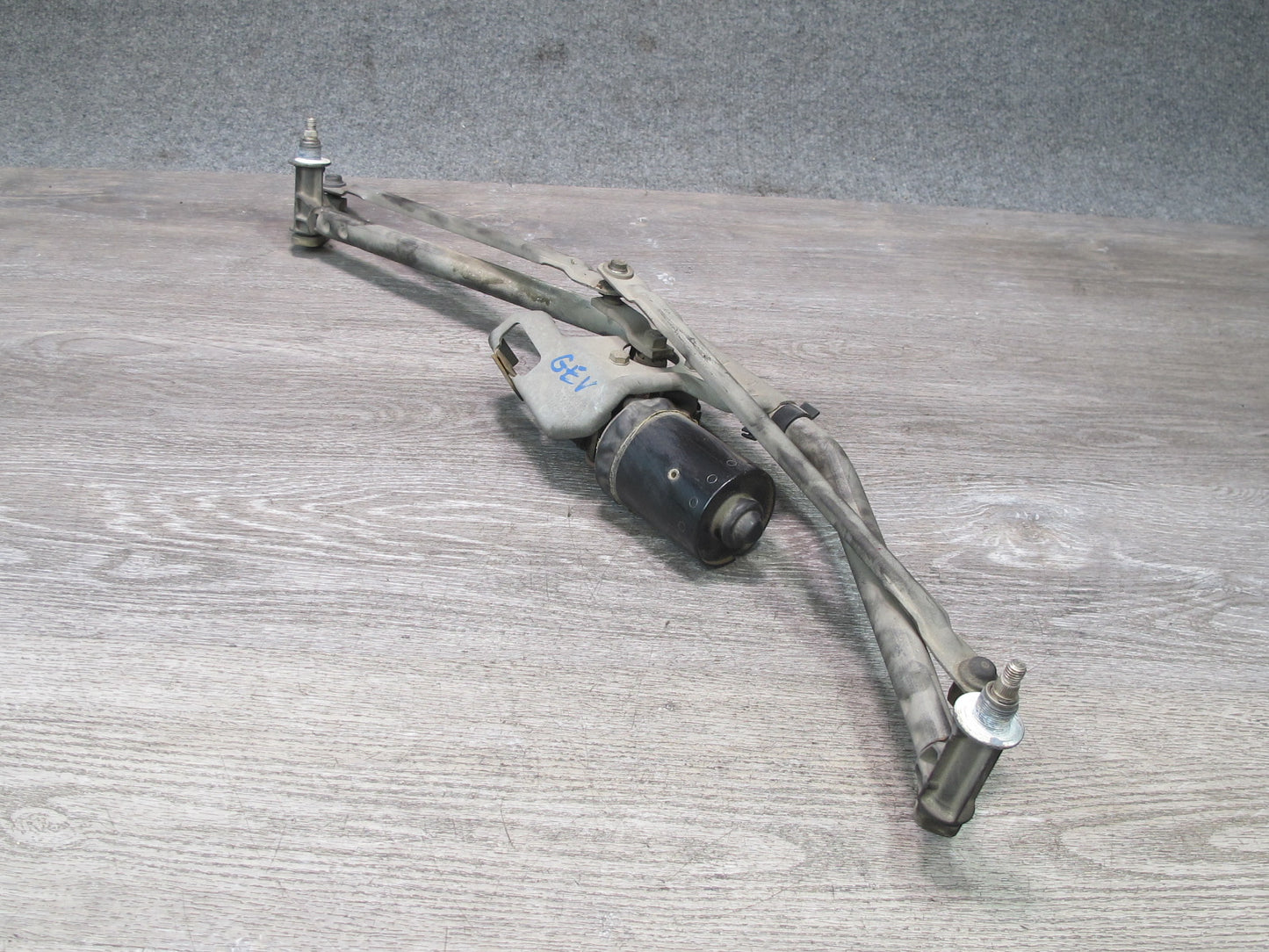 99-03 VW Eurovan T4 Windshield Wiper Transmission Linkage w Motor OEM
