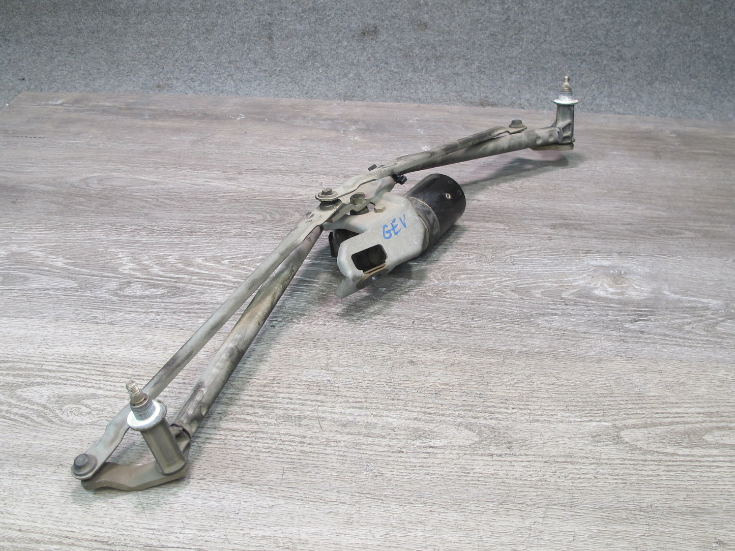 99-03 VW Eurovan T4 Windshield Wiper Transmission Linkage w Motor OEM