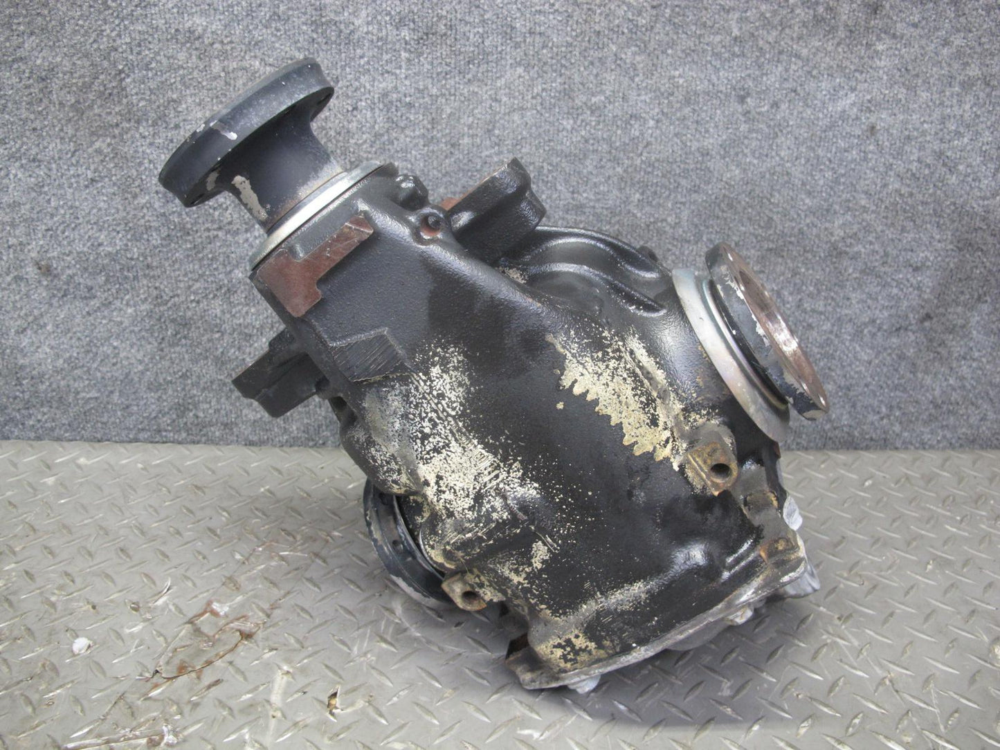 01-06 BMW E46 330i 330CI M/T Rear Differential Carrier 3.07 Ratio 104K Miles OEM