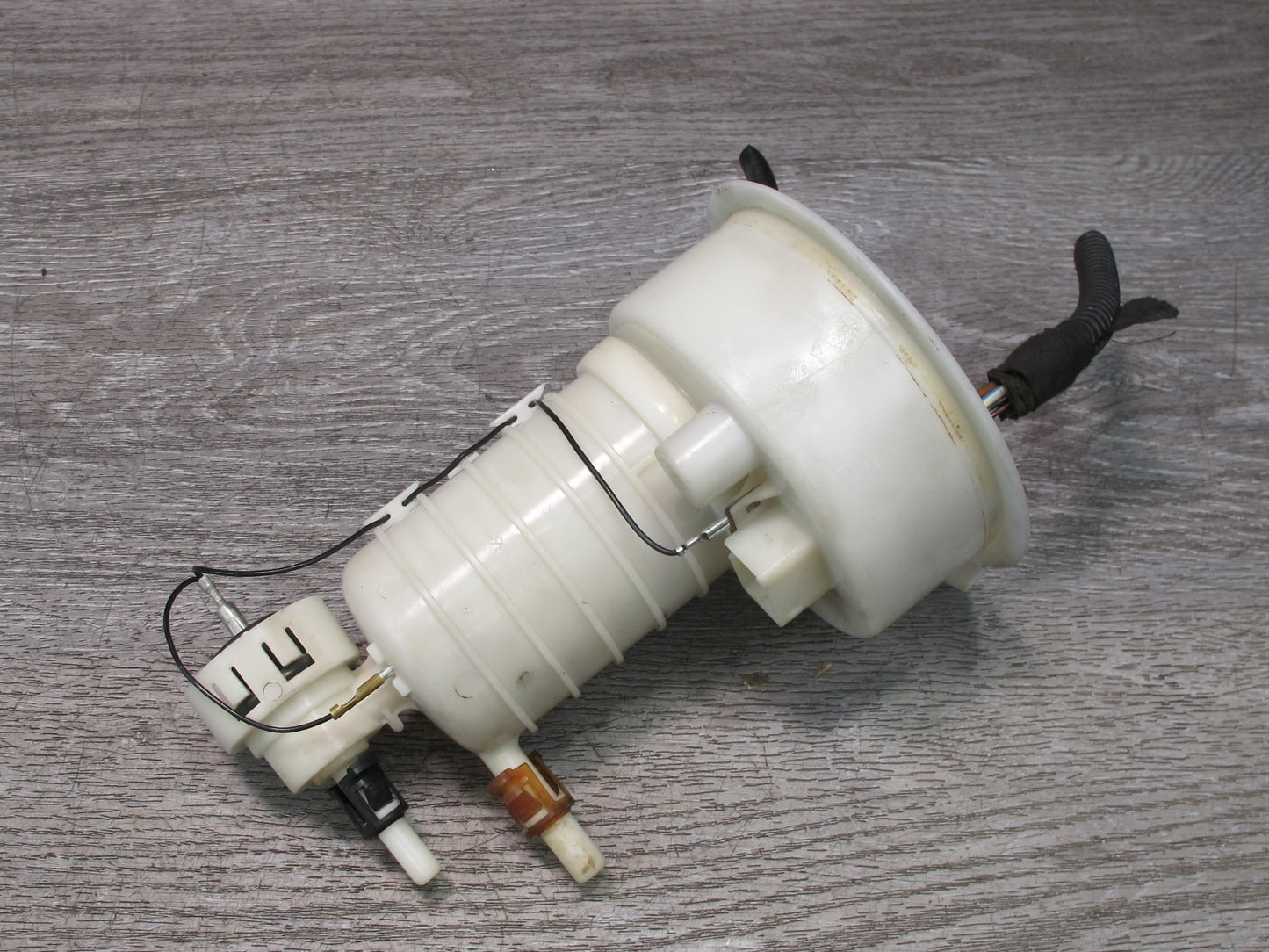 2003 BMW E85 Z4 M54 Fuel Pump Level Sensor w Fuel Pressure Regulator Set OEM