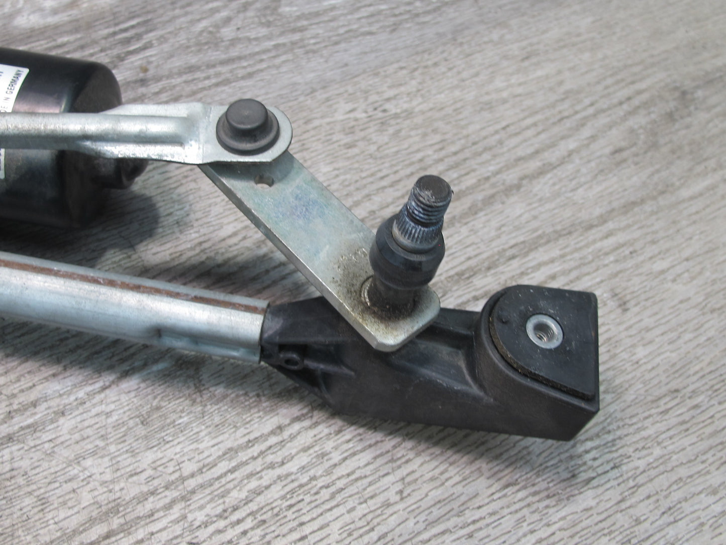 03-08 BMW E86 E85 Z4 Windshield Wiper Transmission Linkage w Motor OEM