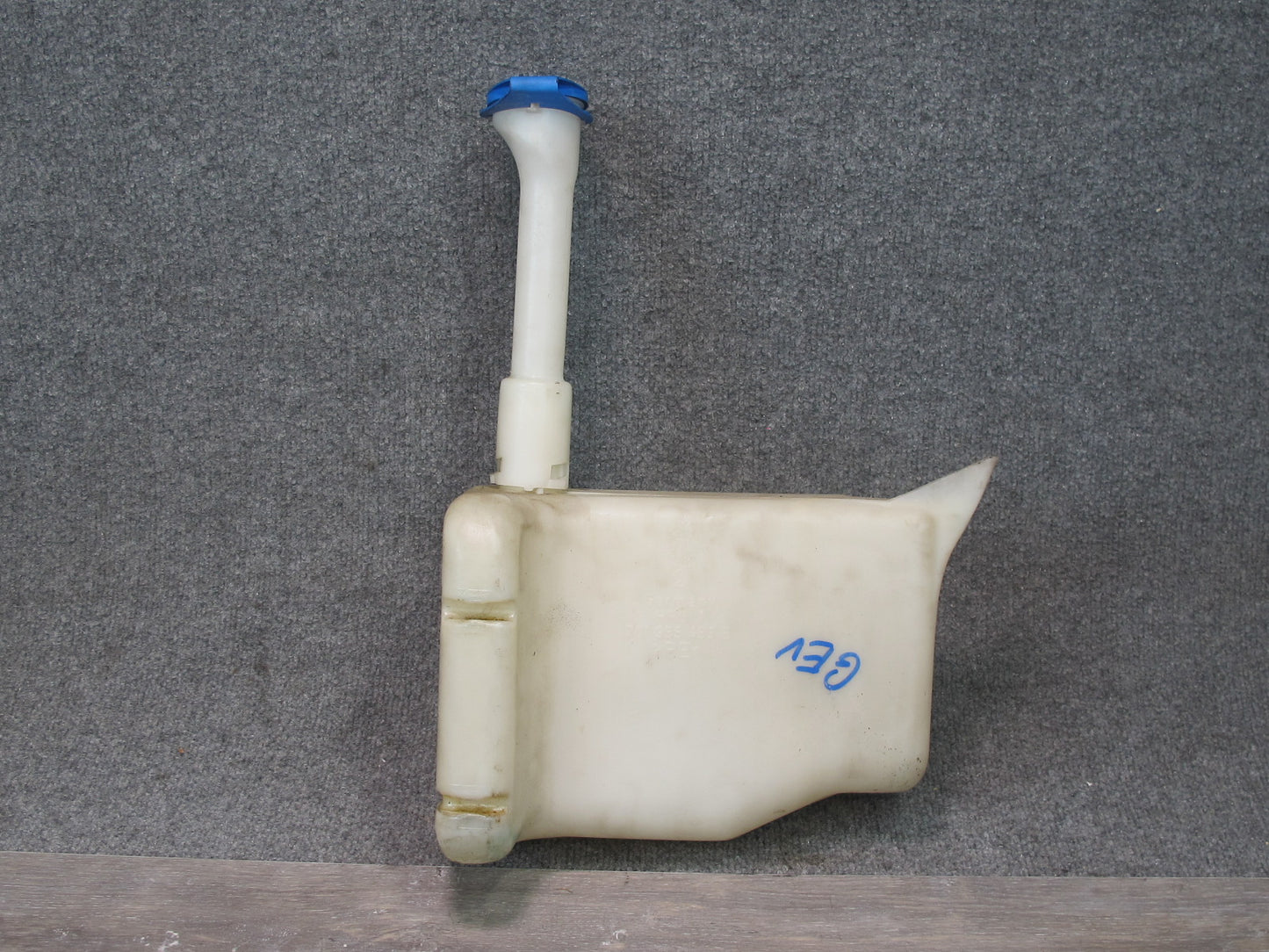 00-03 VW Eurovan T4 Windshield Washer Fluid Reservoir Bottle Tank 701955453B OEM