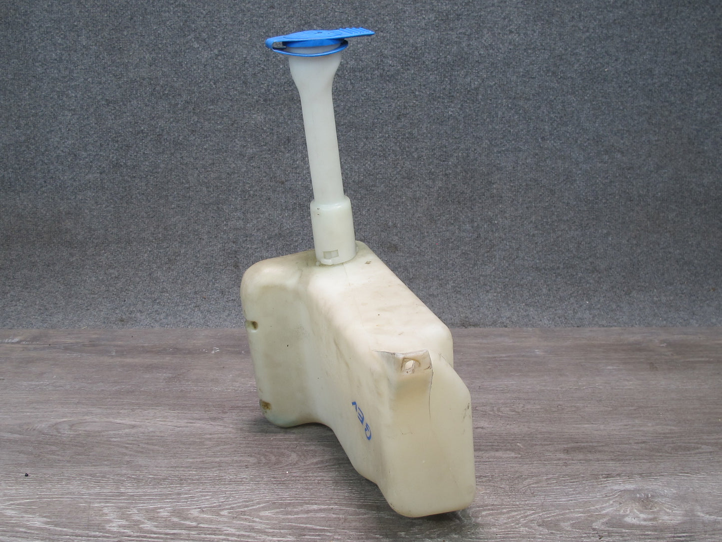 00-03 VW Eurovan T4 Windshield Washer Fluid Reservoir Bottle Tank 701955453B OEM