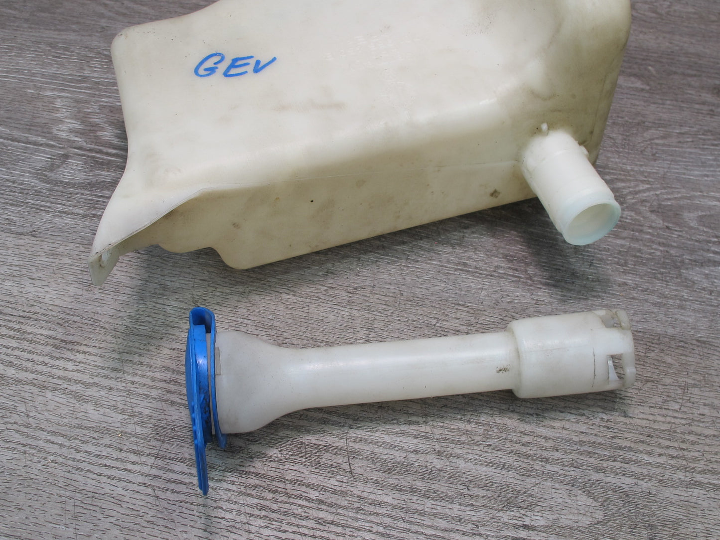 00-03 VW Eurovan T4 Windshield Washer Fluid Reservoir Bottle Tank 701955453B OEM