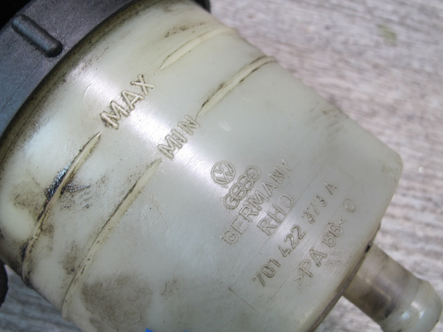 99-03 VW Eurovan T4 Power Steering Fluid Reservoir Bottle Tank 701422373A OEM