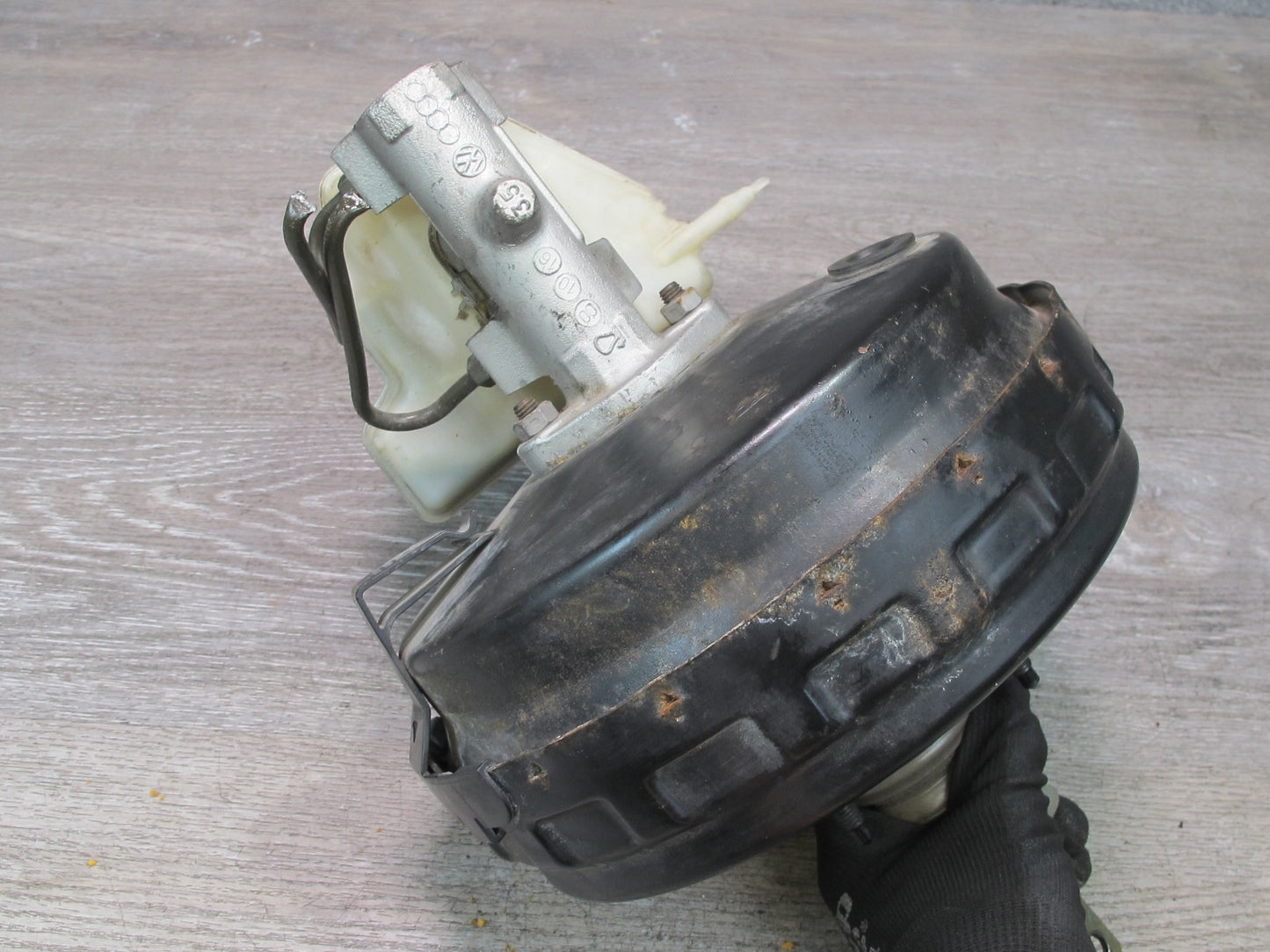 99-03 VW Eurovan T4 Brake Master Cylinder Booster Fluid Reservoir 7D0612101G OEM