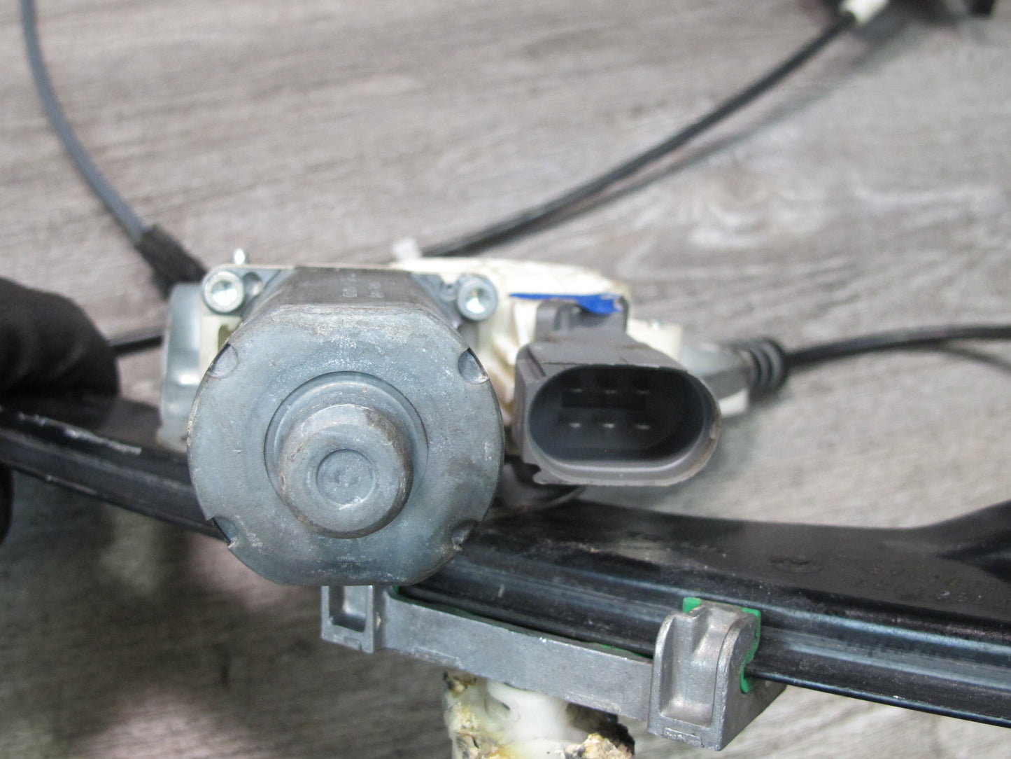 03-08 BMW E85 Z4 Right Passenger Door Window Regulator w Motor 7198910 OEM
