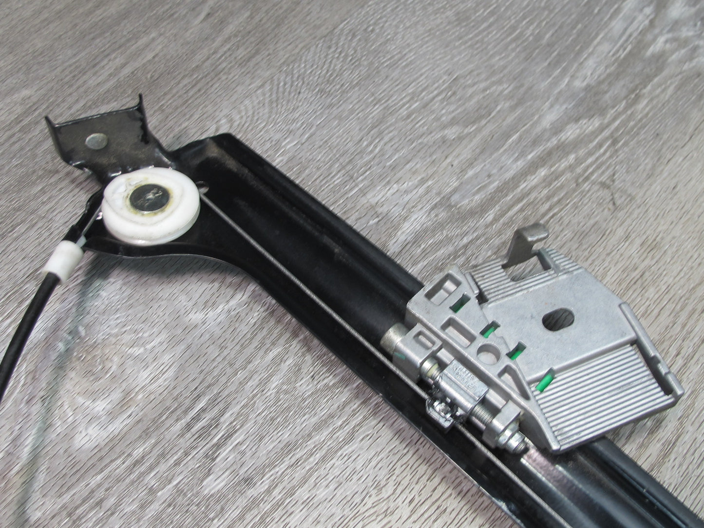 03-08 BMW E85 Z4 Right Passenger Door Window Regulator w Motor 7198910 OEM